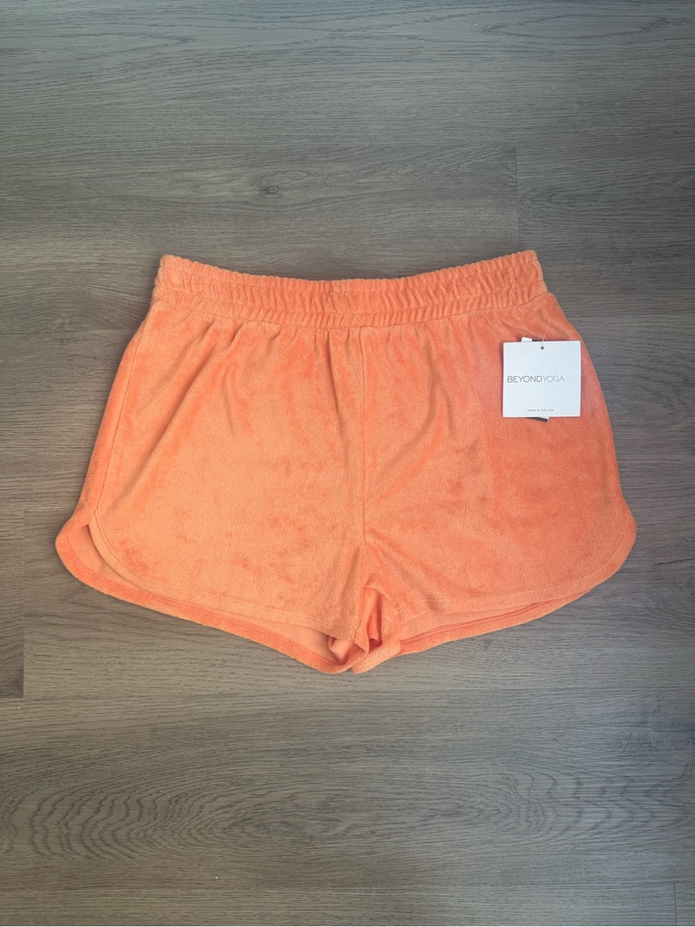 *NWT* Beyond Yoga Tropez Sweat Shorts Size M
